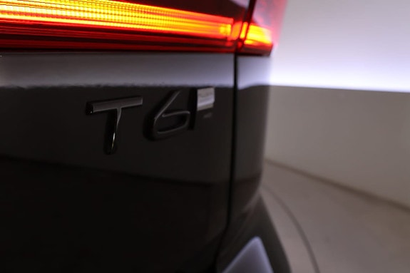 Volvo XC60 10 of 27
