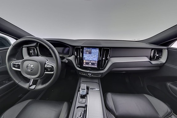 Volvo XC60 7 of 19