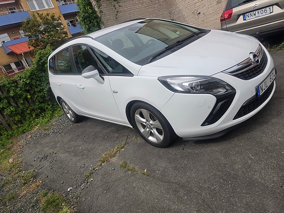 Opel Zafira Tourer 2 of 9