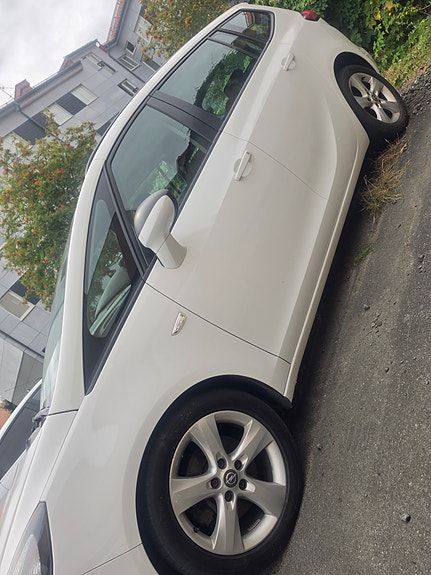 Opel Zafira Tourer 3 of 9