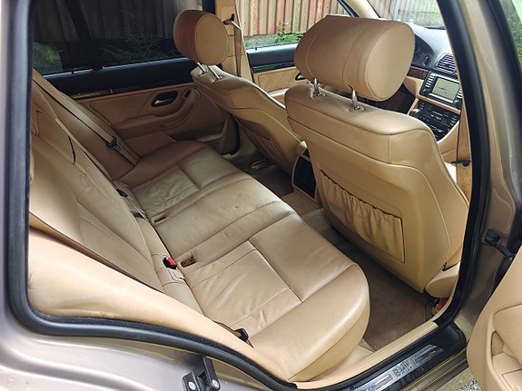 BMW 530i 22 of 25