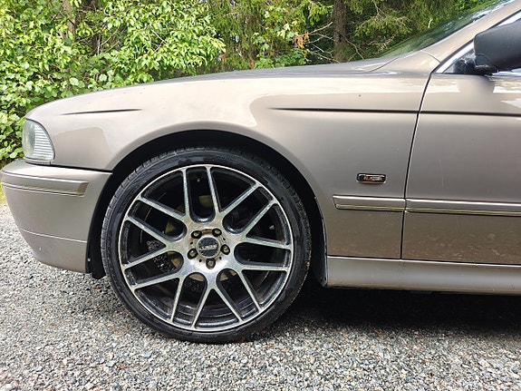 BMW 530i 11 of 25