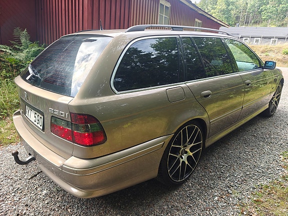 BMW 530i 13 of 25