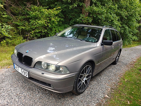 BMW 530i 2 of 25