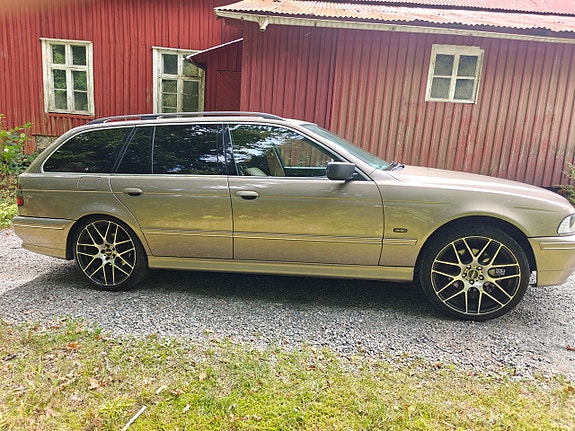 BMW 530i 7 of 25