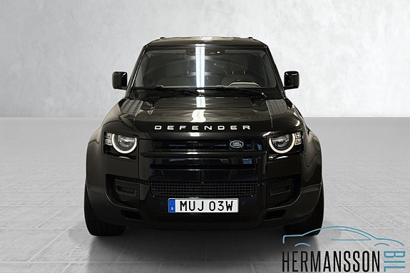 Land Rover Defender 110 25 of 30