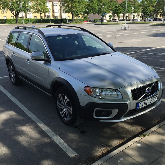 Volvo XC70 2 of 6