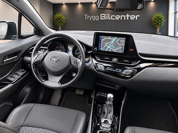 Toyota C-HR 16 of 23