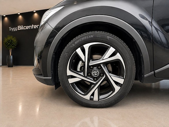 Toyota C-HR 10 of 23