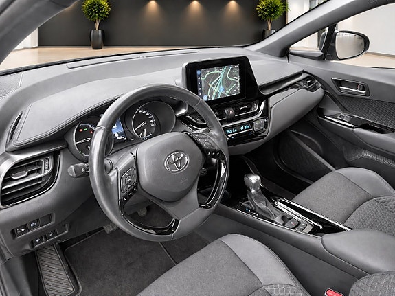 Toyota C-HR 11 of 23