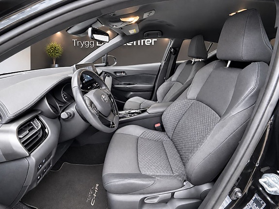 Toyota C-HR 12 of 23