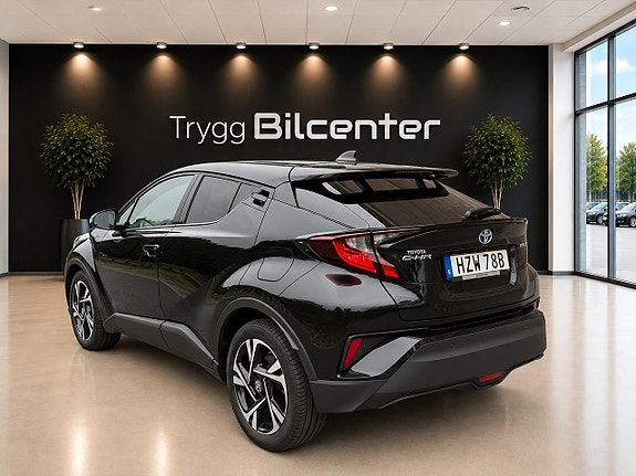 Toyota C-HR 3 of 23