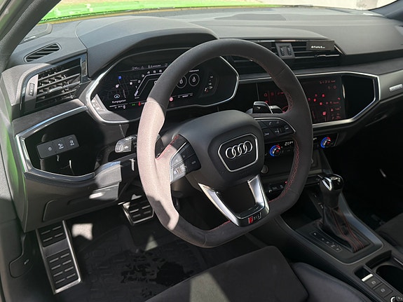 Audi RS Q3 5 of 9