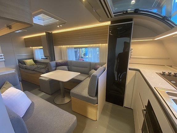 Adria Adora 613 HT Alde/Frontkök/Långbäddar/1800 kg 4 of 15