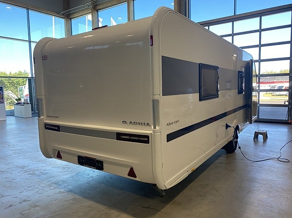 Adria Adora 613 HT Alde/Frontkök/Långbäddar/1800 kg 2 of 15