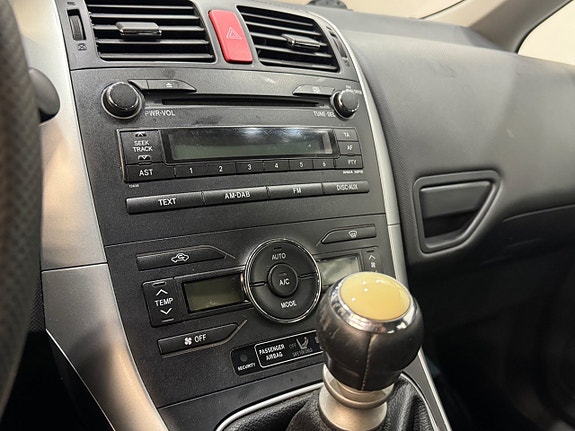 Toyota Auris 5 of 5