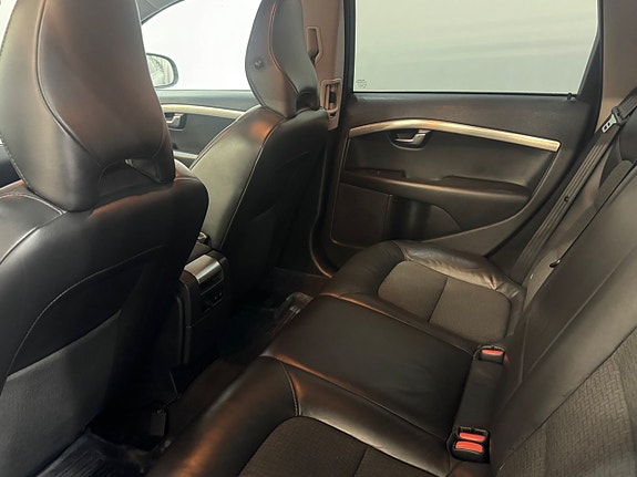 Volvo V70 6 of 11