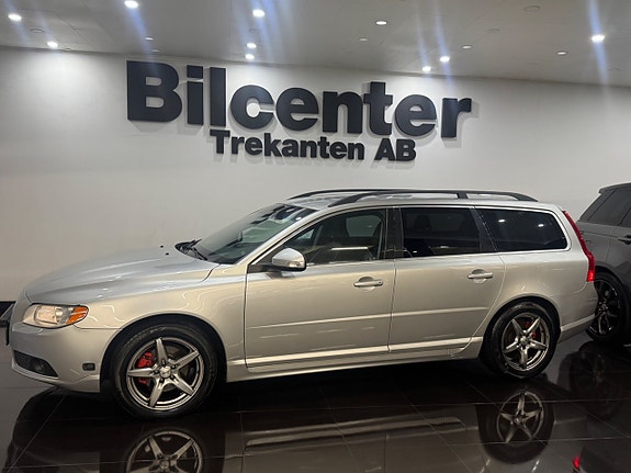 Volvo V70 3 of 11