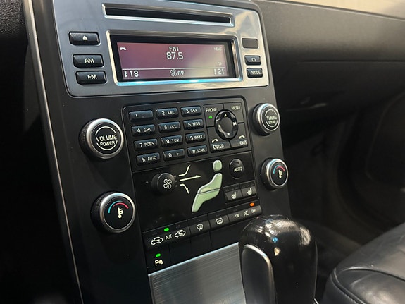 Volvo V70 10 of 11
