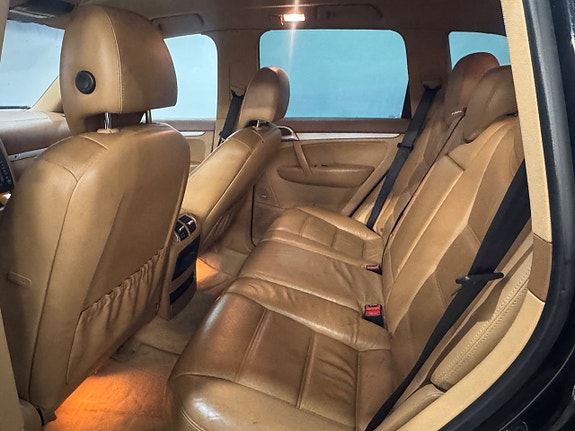 Porsche Cayenne S 6 of 14