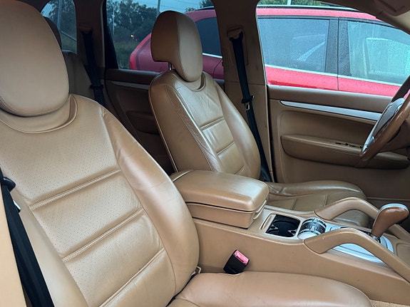 Porsche Cayenne S 13 of 14