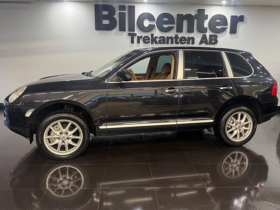 Porsche Cayenne S 3 of 14