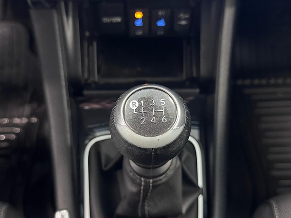 Toyota Auris 14 of 17
