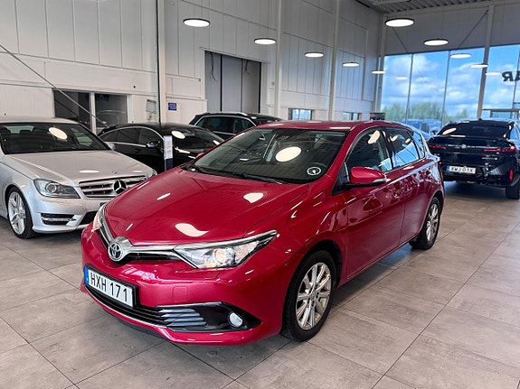 Toyota Auris 3 of 17