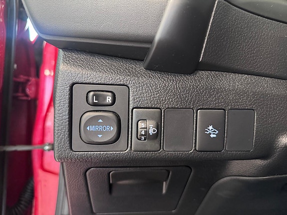 Toyota Auris 15 of 17