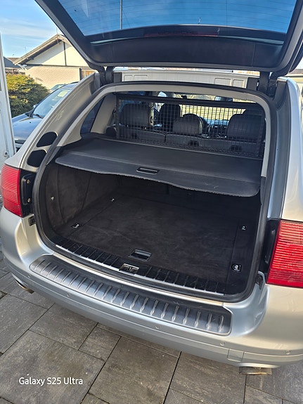 Porsche Cayenne 7 of 8