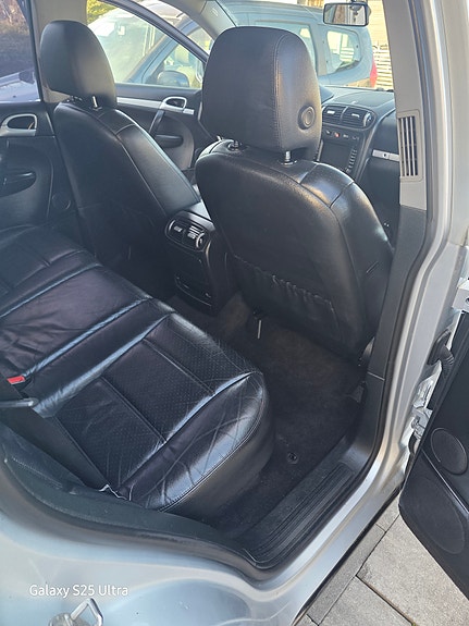 Porsche Cayenne 4 of 8