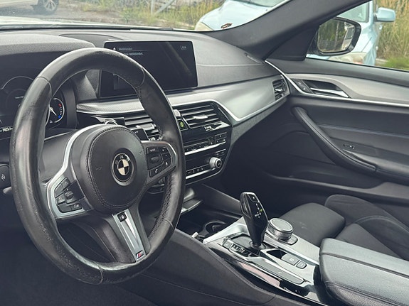BMW 520d 15 of 17