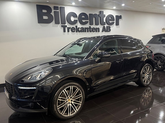 Porsche Macan 3 of 11