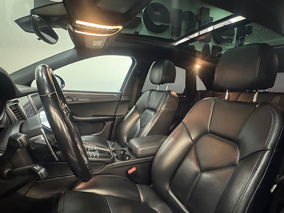 Porsche Macan 6 of 11
