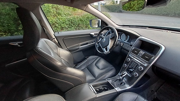 Volvo XC60 6 of 9
