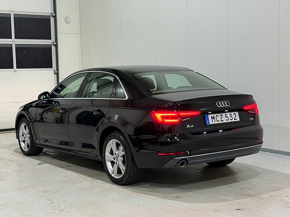 Audi A4 3 of 15