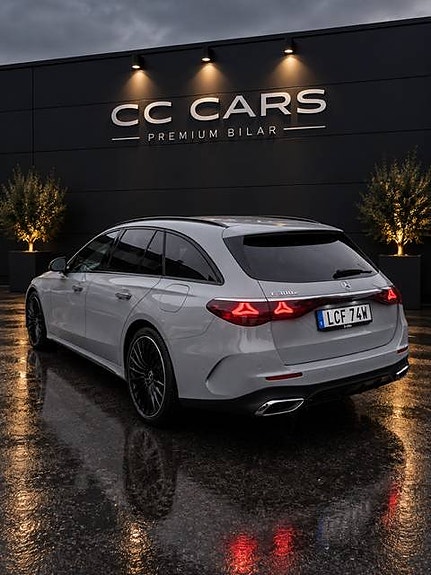 Mercedes-Benz E300 7 of 17