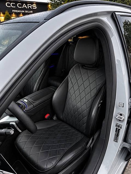 Mercedes-Benz E300 9 of 17