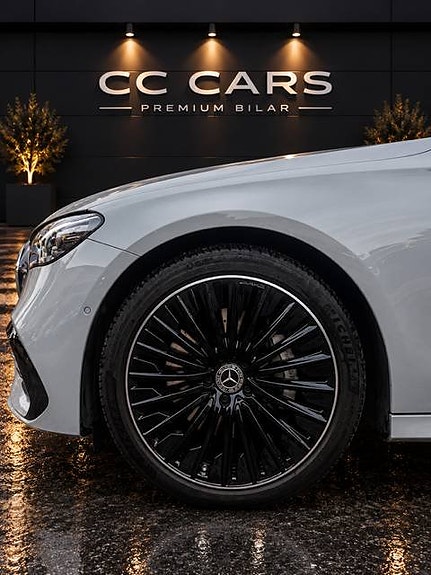Mercedes-Benz E300 4 of 17