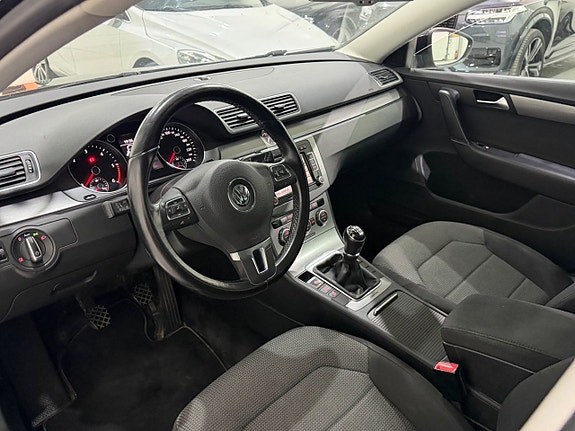 Volkswagen Passat 7 of 13