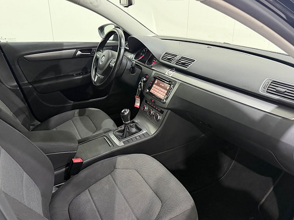 Volkswagen Passat 10 of 13