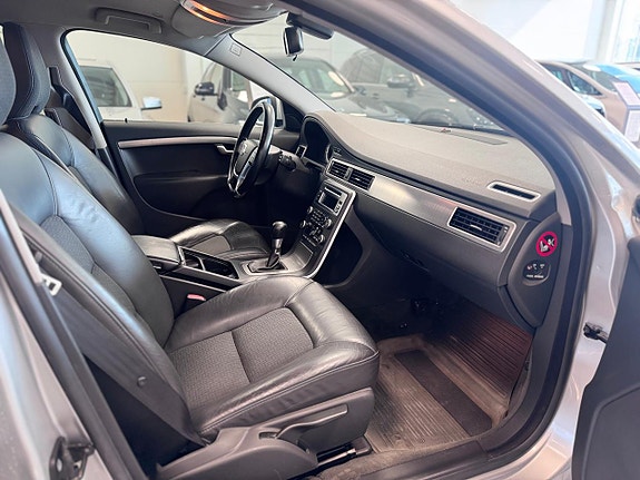 Volvo V70 12 of 18