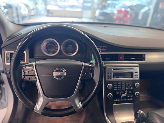 Volvo V70 14 of 18