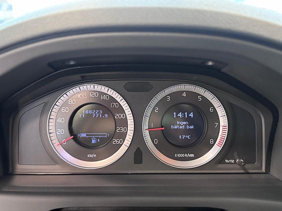 Volvo V70 16 of 18