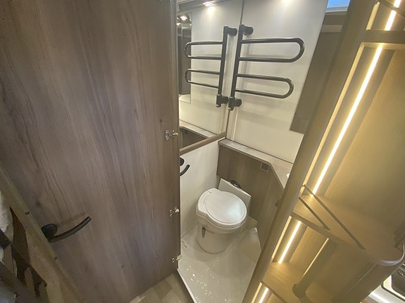 Kabe Safir 600 GLE KS Alde/Franskbädd/Ugn/Åretrunt standard 12 of 18