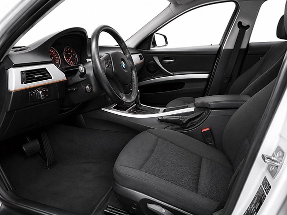 BMW 320i 7 of 10
