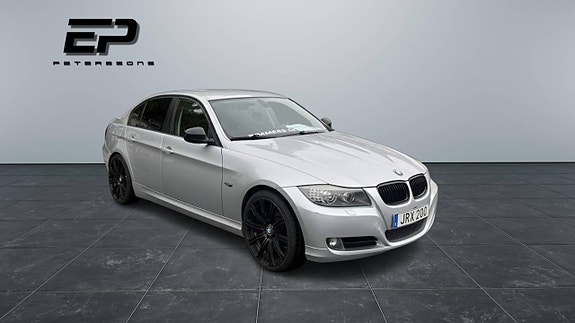 BMW 320i 2 of 10