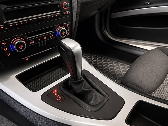 BMW 320i 8 of 10