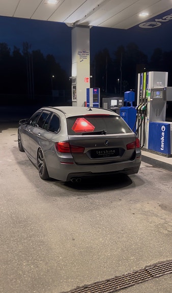 BMW 520d 3 of 9