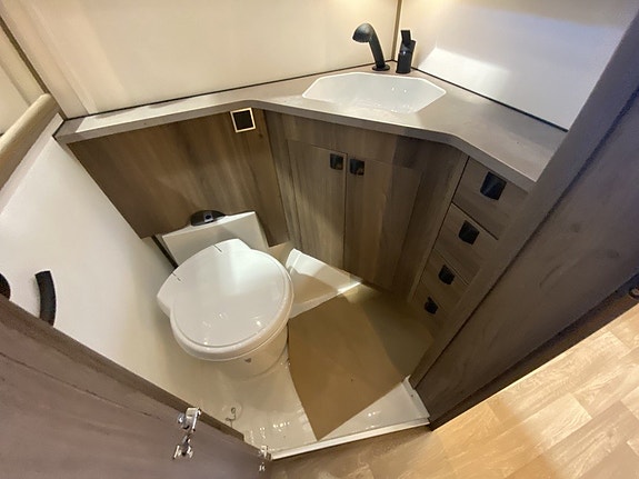 Kabe Royal 600 GLE KS Alde/Långbäddar/Ugn/Åretrunt standard 12 of 17